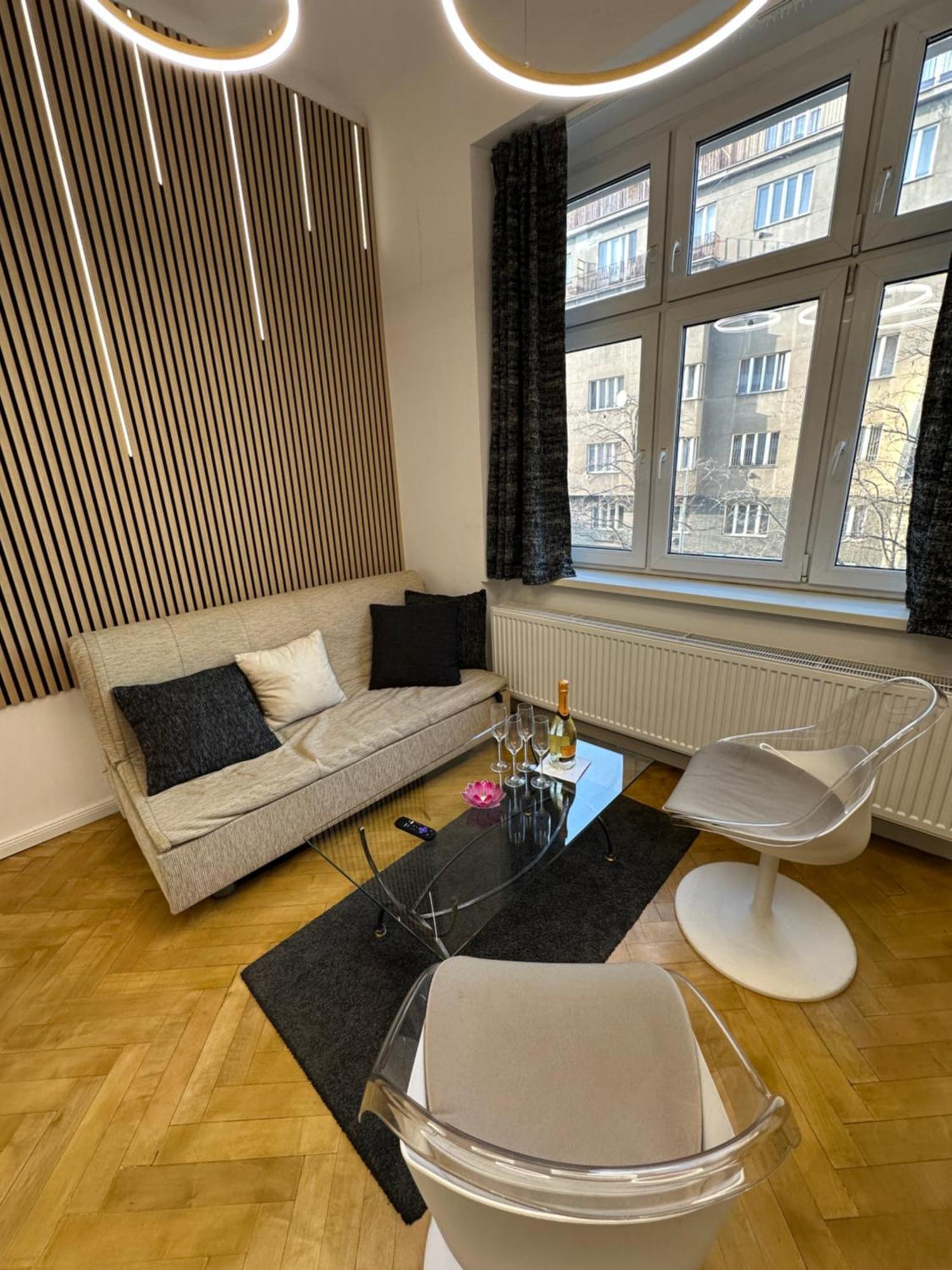 Karlin Oasis 2-Bedroom Apartment Прага Экстерьер фото