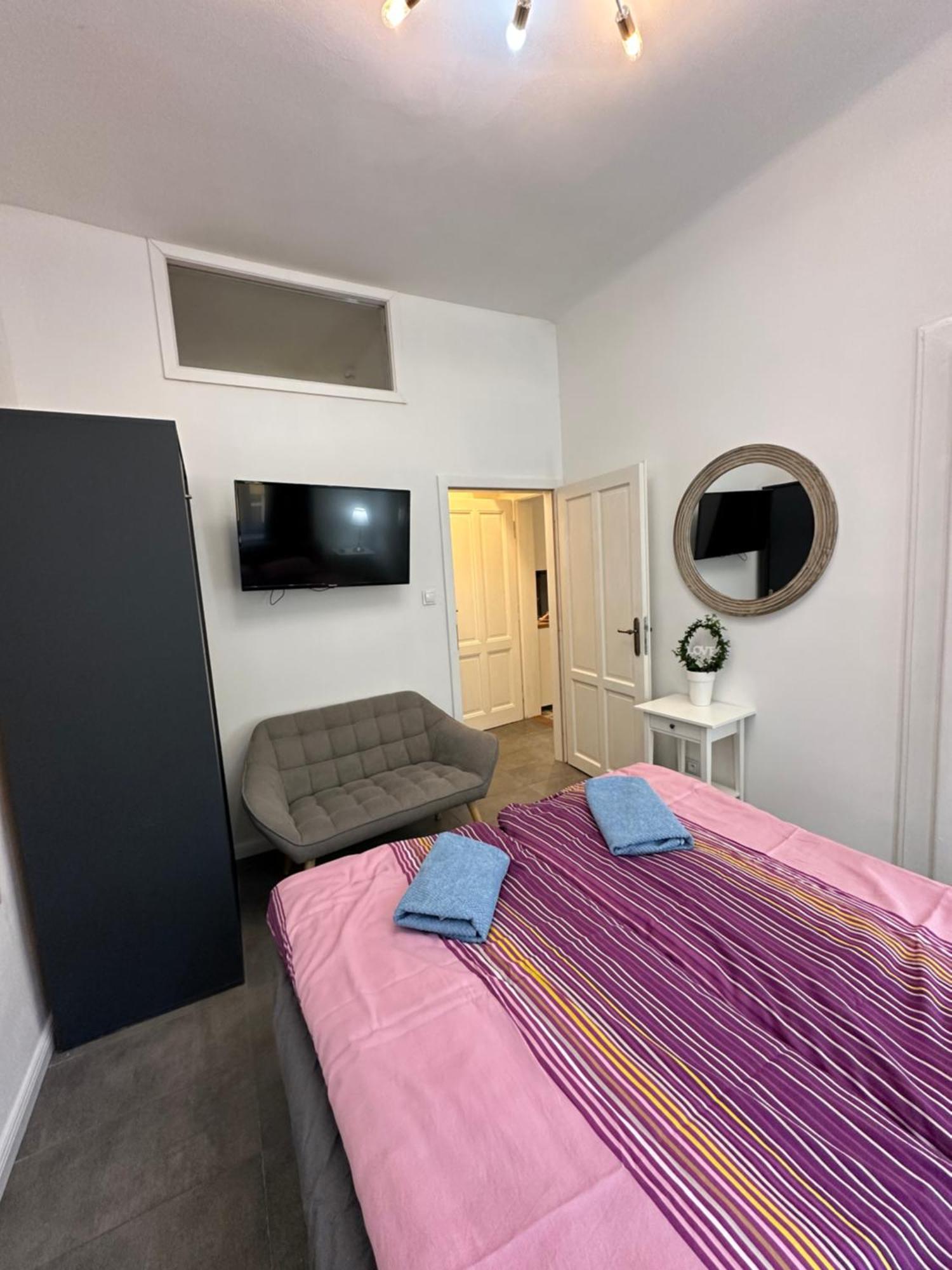 Karlin Oasis 2-Bedroom Apartment Прага Экстерьер фото