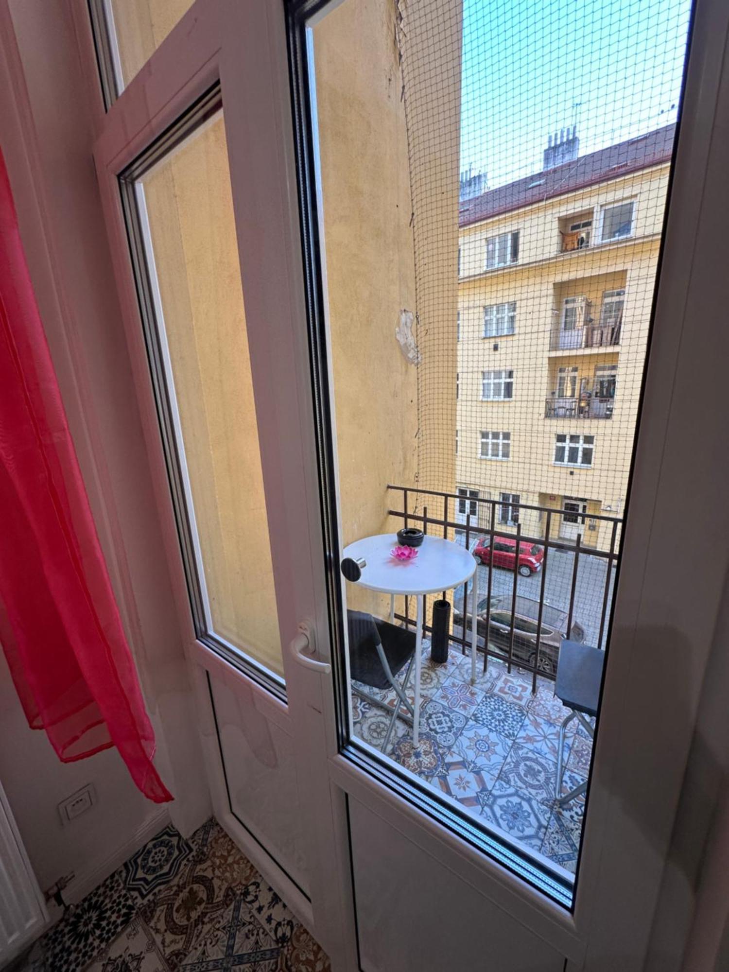 Karlin Oasis 2-Bedroom Apartment Прага Экстерьер фото