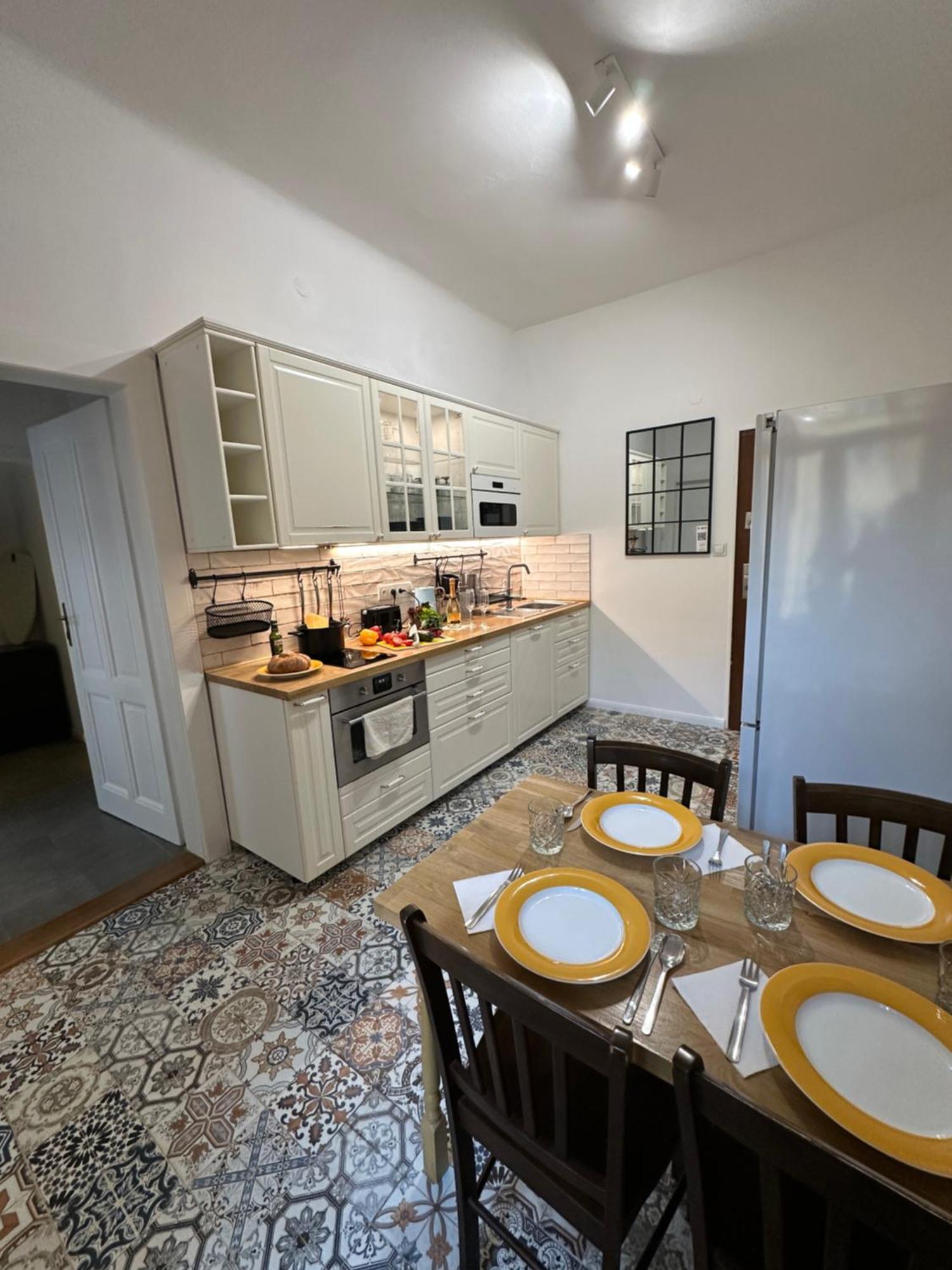 Karlin Oasis 2-Bedroom Apartment Прага Экстерьер фото